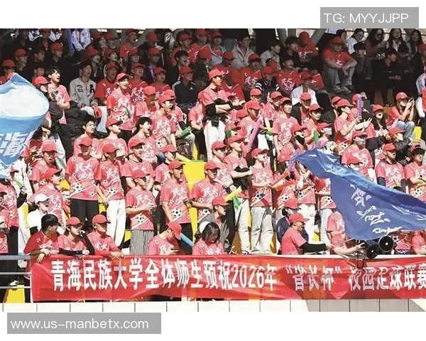 激情四溢的足球啦啦队歌唱响赛场激励每一位球员奋勇争先的热血旋律 激情四溢的足球啦啦队歌唱响赛场激励每一位球员奋勇争先的热血旋律